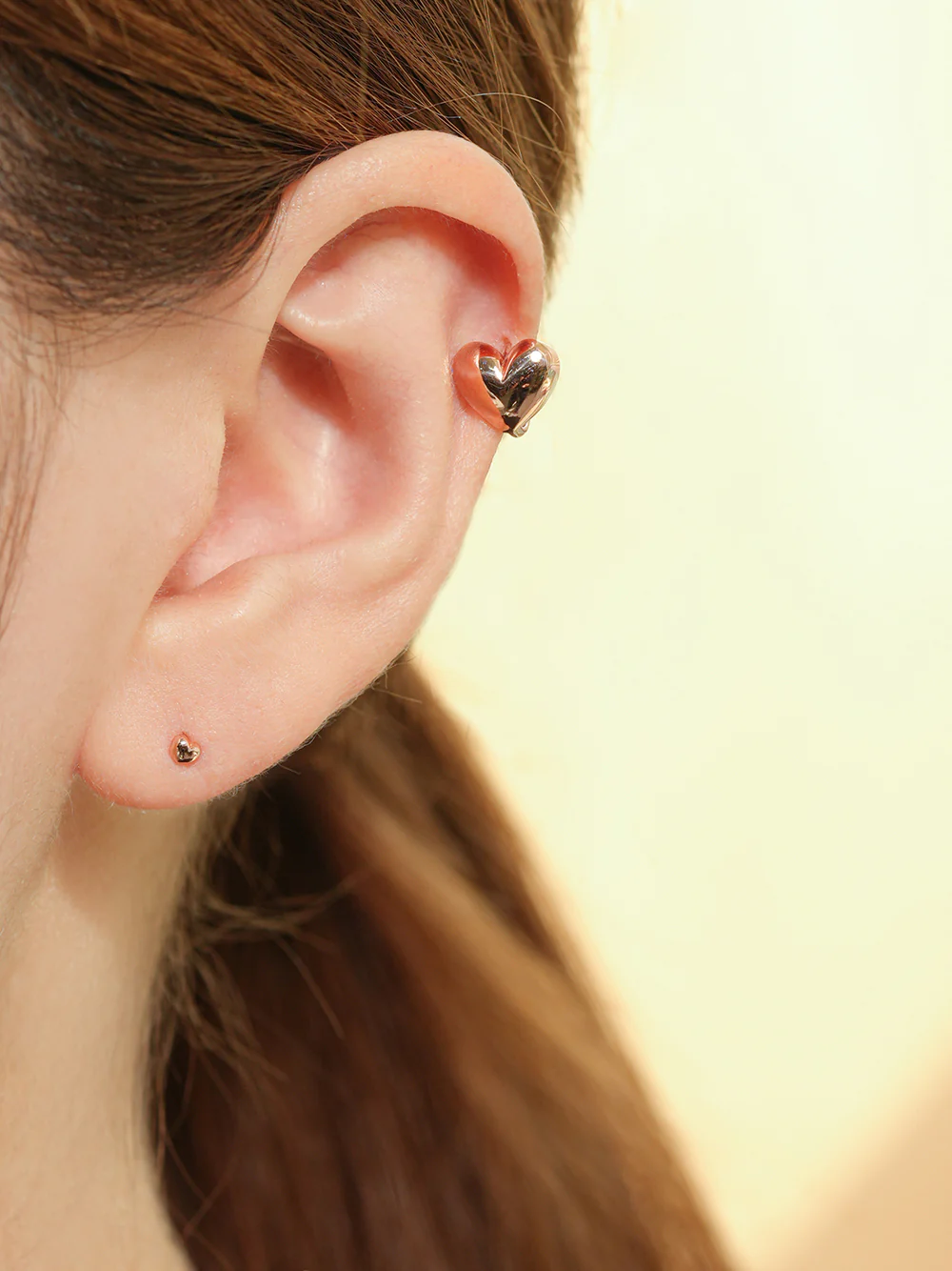 14K Gold Lovely Voluminious Heart Cartilage Hoop Earring - Image 10