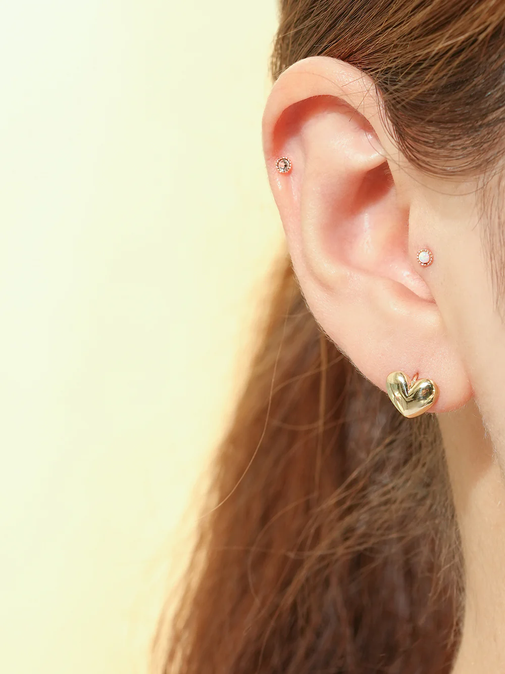 14K Gold Lovely Voluminious Heart Cartilage Hoop Earring - Image 12