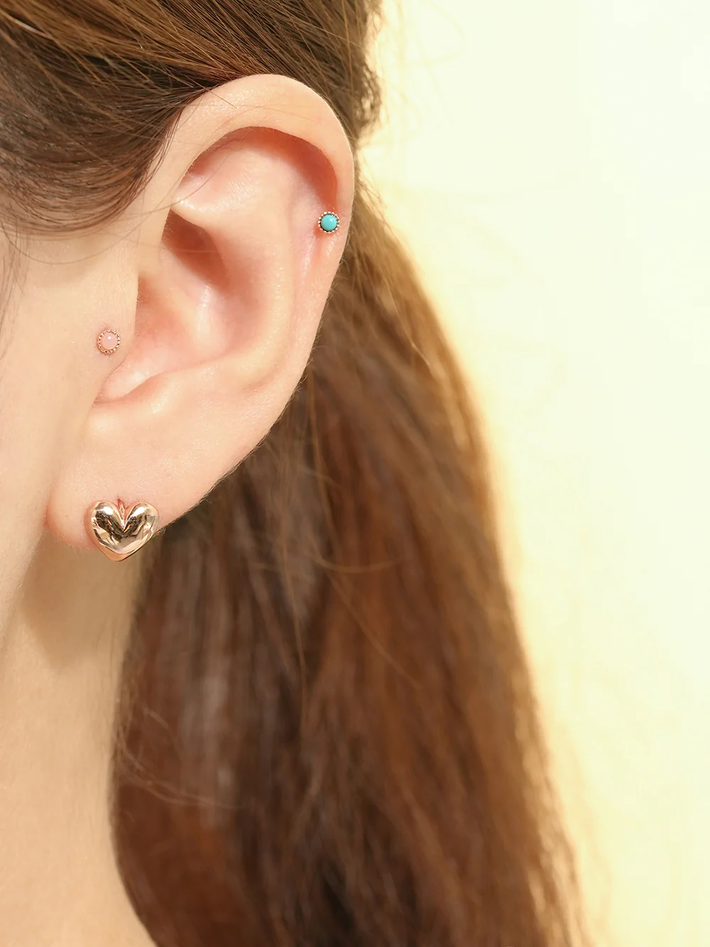 14K Gold Lovely Voluminious Heart Cartilage Hoop Earring - Image 8
