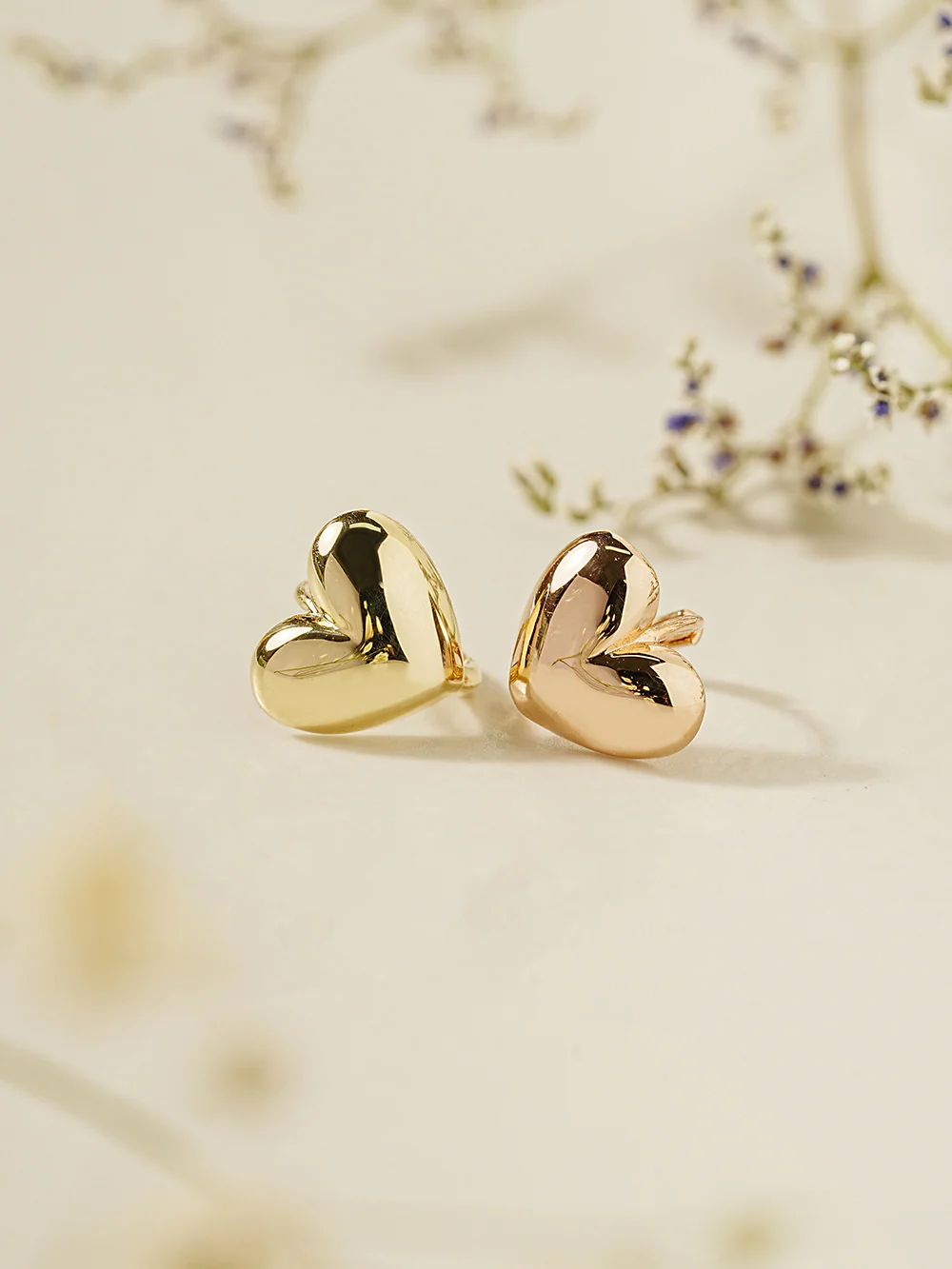 14K Gold Lovely Voluminious Heart Cartilage Hoop Earring - Image 9