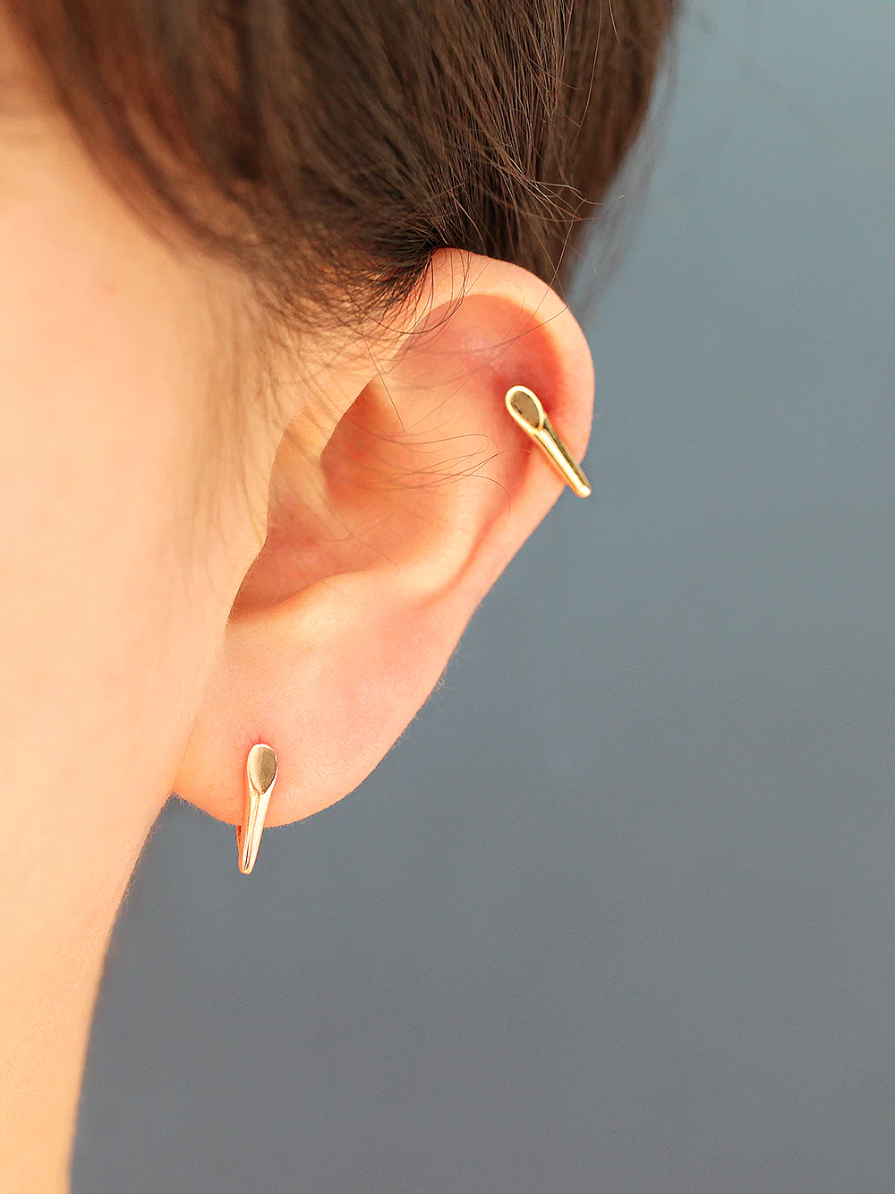 14K Gold Volume Stick Hoop Earring - Image 2