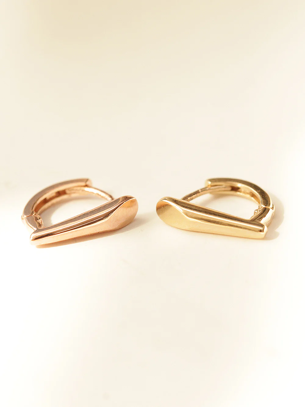 14K Gold Volume Stick Hoop Earring - Image 6