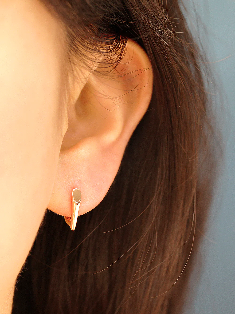 14K Gold Volume Stick Hoop Earring - Image 7