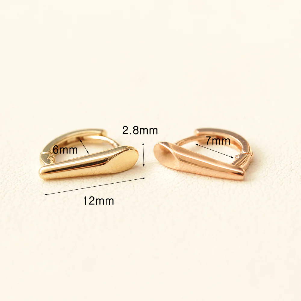 14K Gold Volume Stick Hoop Earring - Image 9