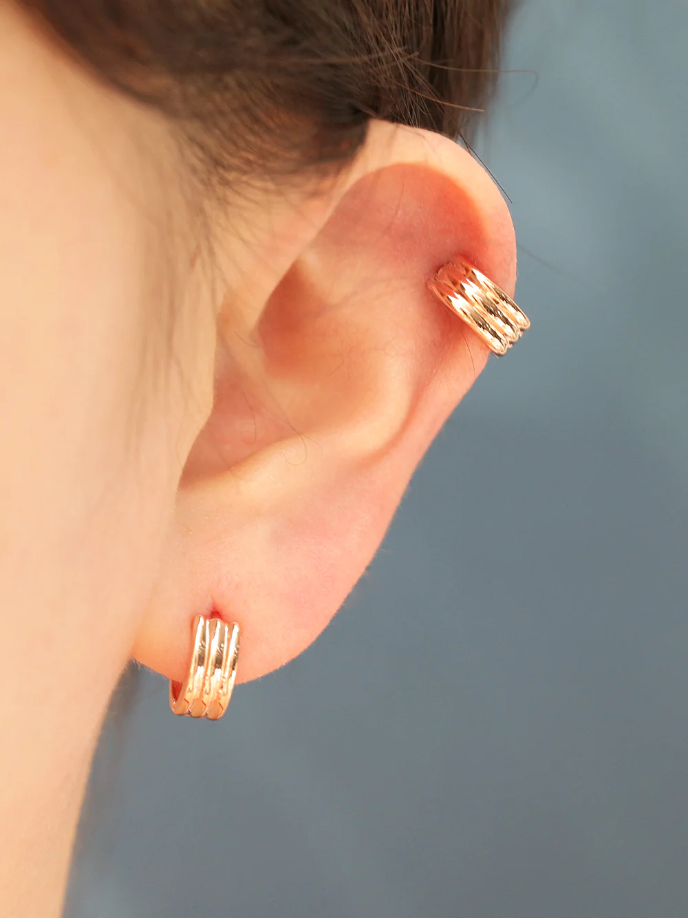 14K Gold Mini 3 Lines Bold Hoop Earring - Image 4