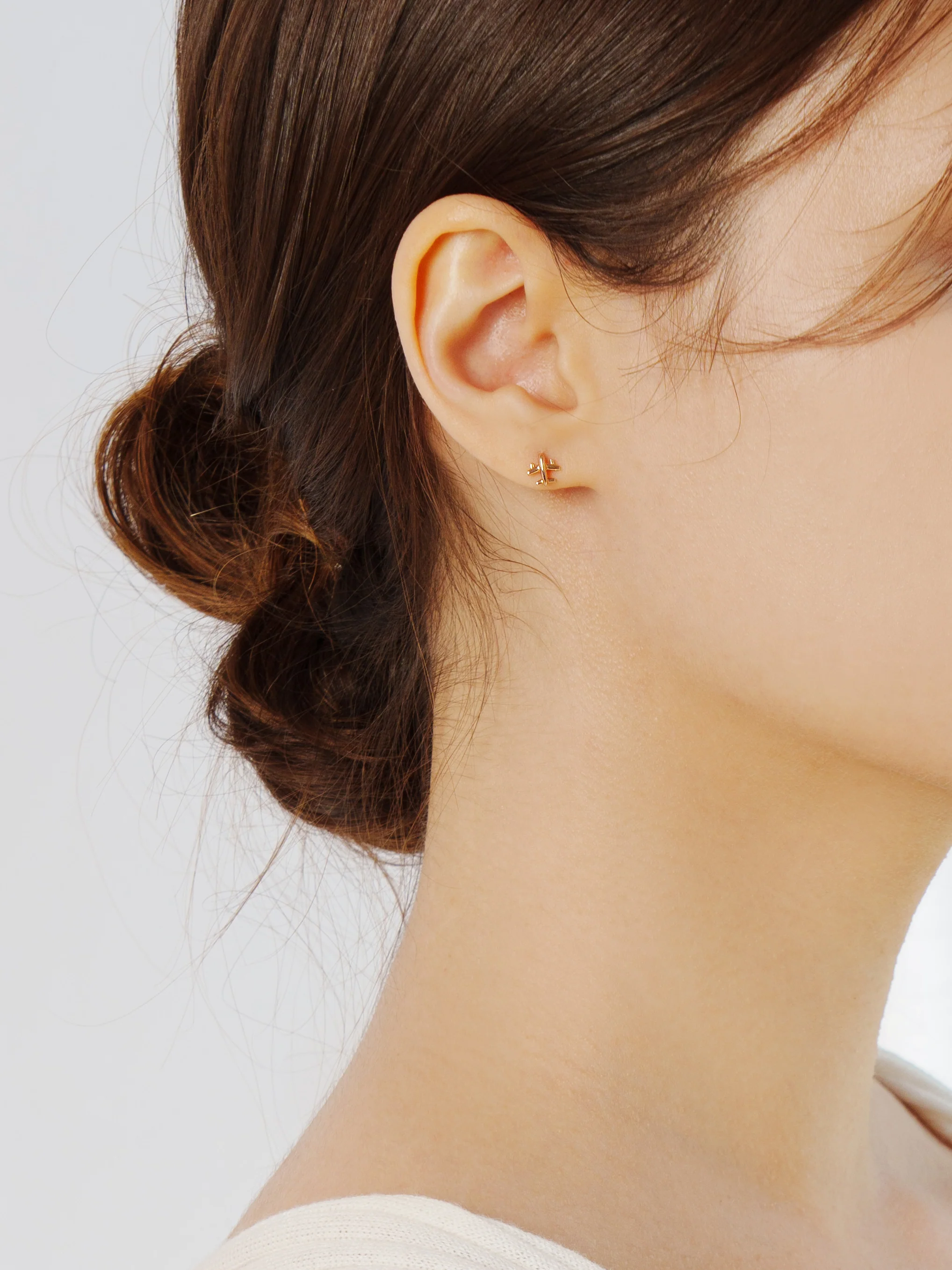 14K Gold Mini Airplane Internally Threaded Labret Piercing 18G16G - Image 2