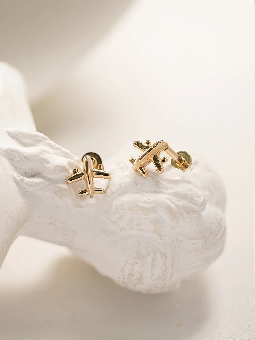 14K Gold Mini Airplane Internally Threaded Labret Piercing 18G16G - Image 3