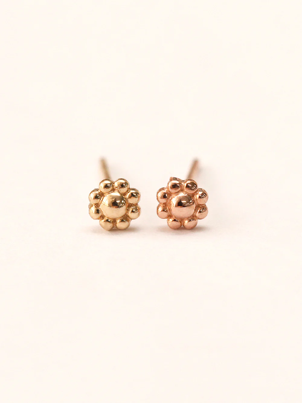 14K Gold Mini Ball Flowers Stud Earring