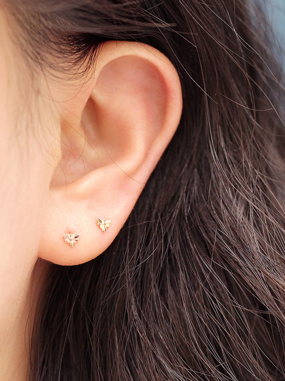 14K Gold Mini Bee Cartilage Earring 20G18G16G - Image 8