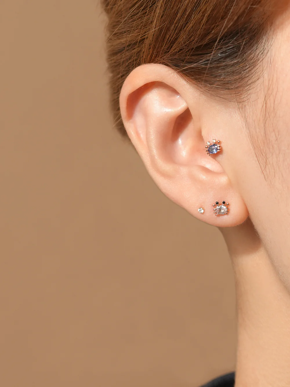 14K Gold Mini Crab Cartilage Earring 18G - Image 5