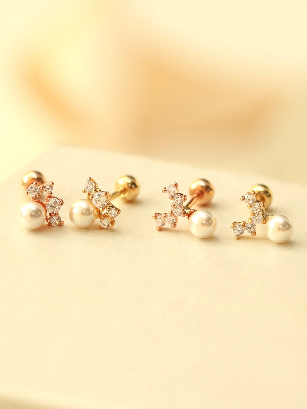 14K Gold Mini Cubic Fresh Water Pearl Cartilage Earring 20G18G16G