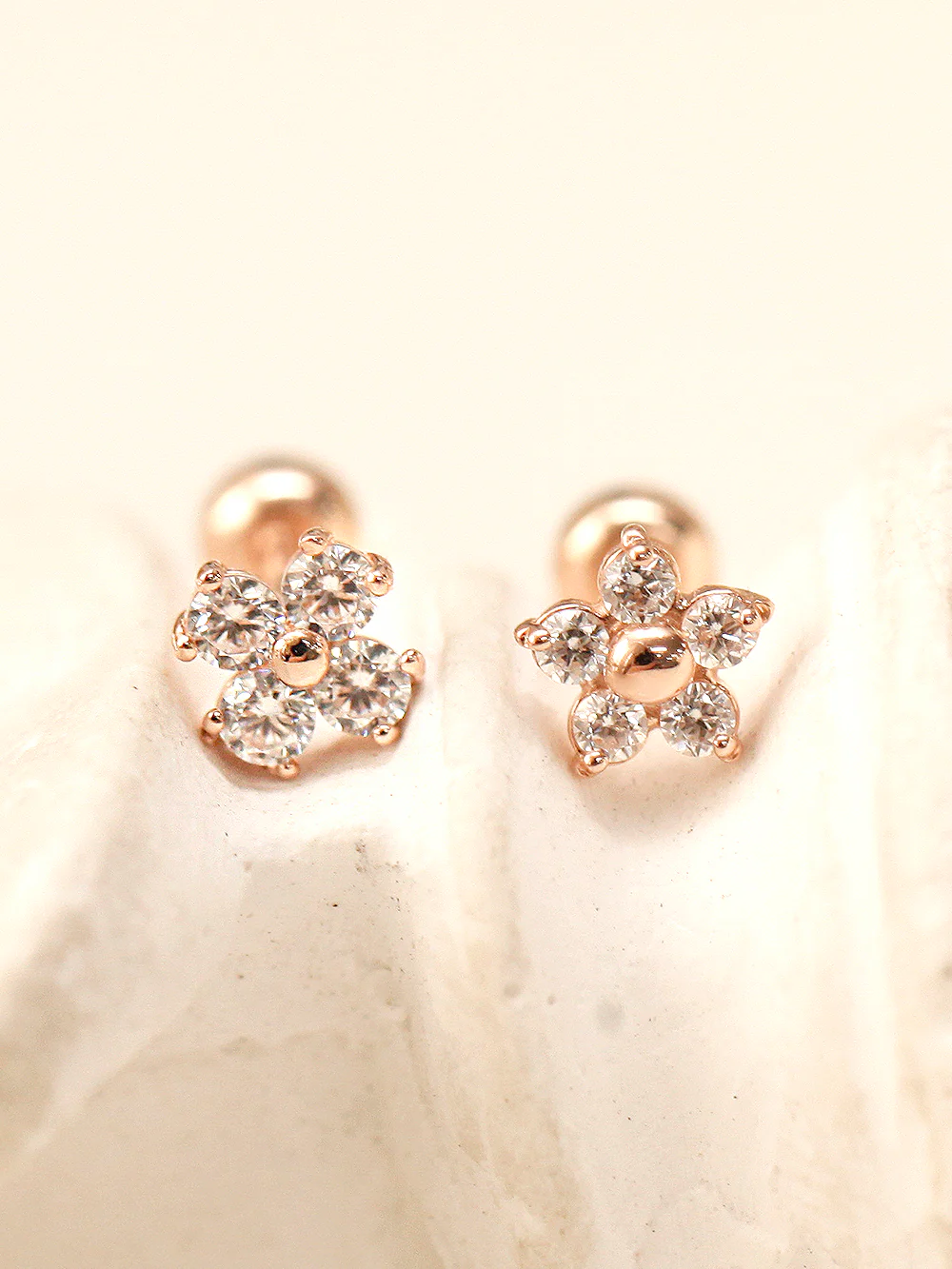 14K Gold Minimi Point Cubic Flower Cartilage Earring 20G18G16G - Image 5