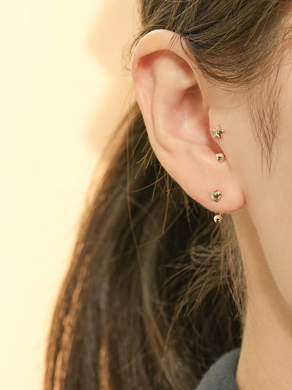 14K Gold Mini Volume Heart Curve Piercing 20G - Image 4