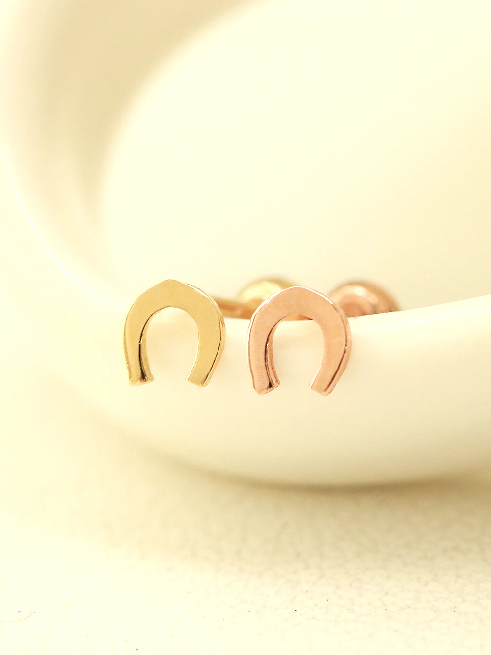 14K gold Mini horseshoe cartilage earring 20g - Image 4