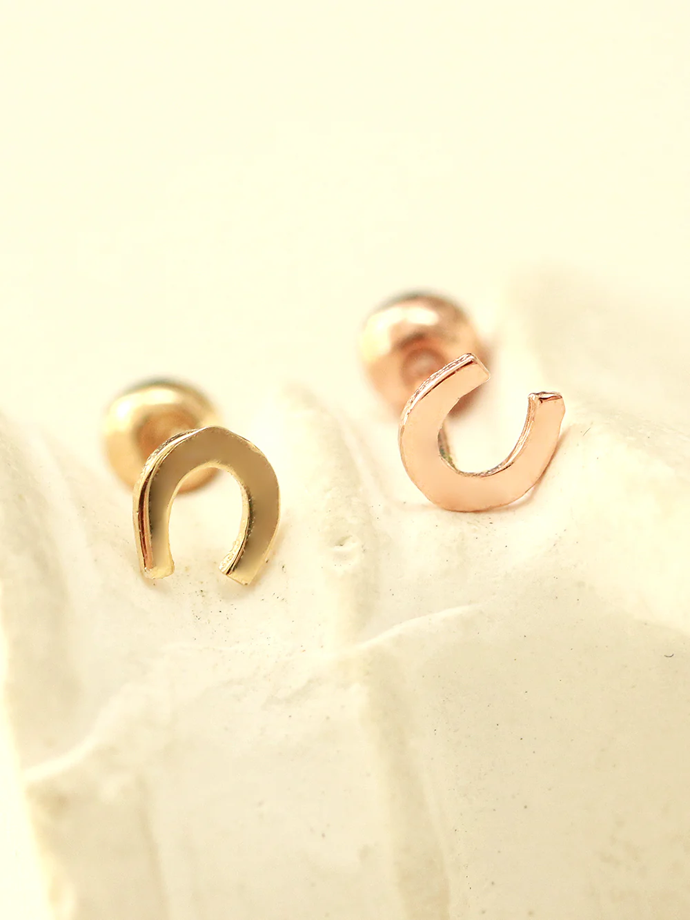 14K gold Mini horseshoe cartilage earring 20g - Image 5