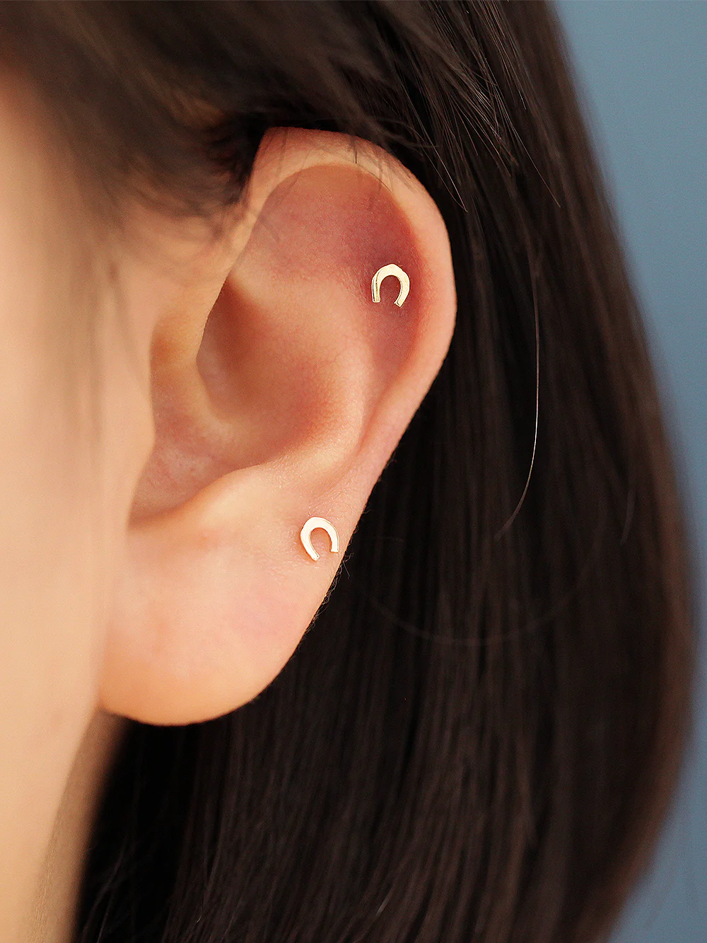 14K gold Mini horseshoe cartilage earring 20g - Image 7
