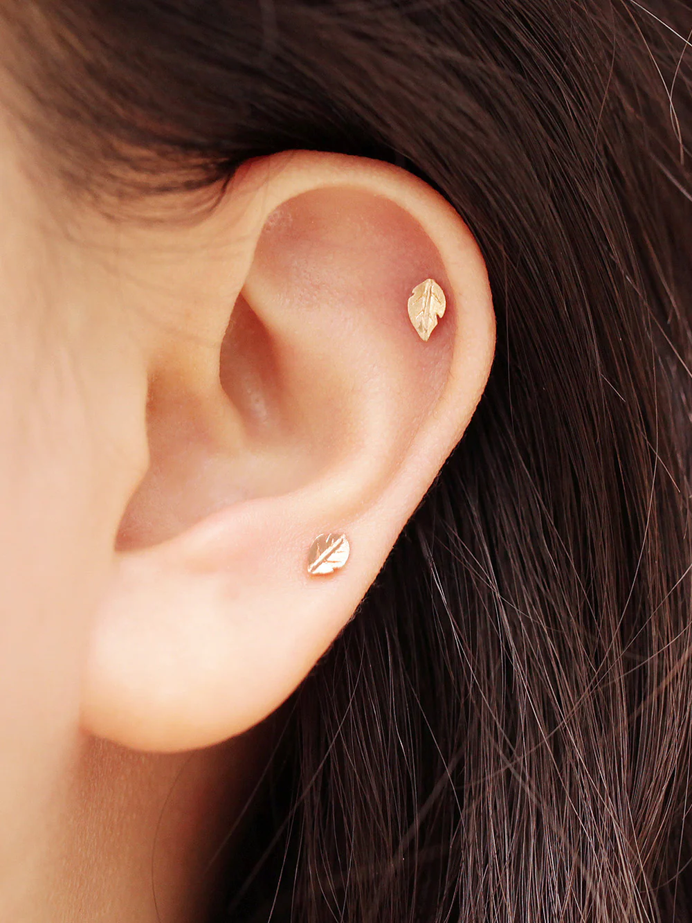 14K Gold Mini Leaf Cartilage Earring 20G18G16G - Image 2