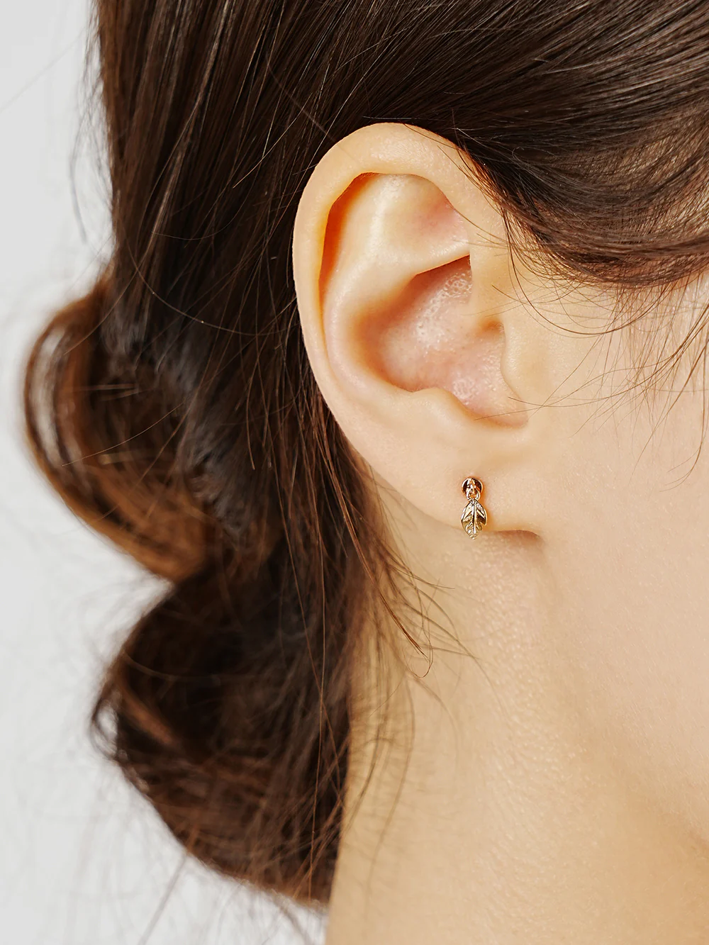 14K Gold Mini Leaf Drop Cartilage Earring 20G - Image 6