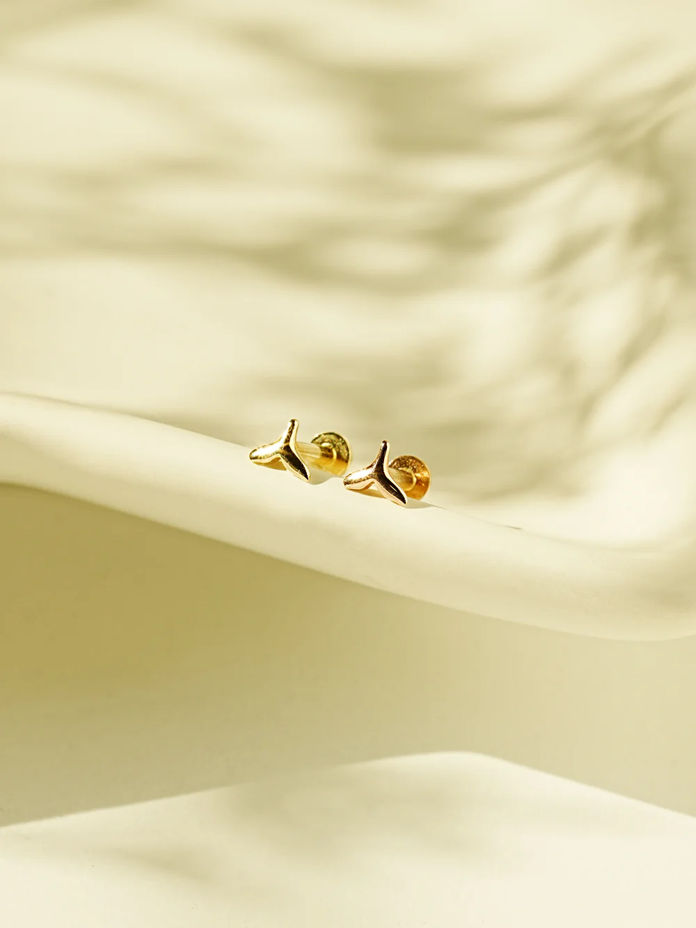 14K Gold Mini Whale Tale Internally Threaded Labret Piercing 18G16G - Image 5