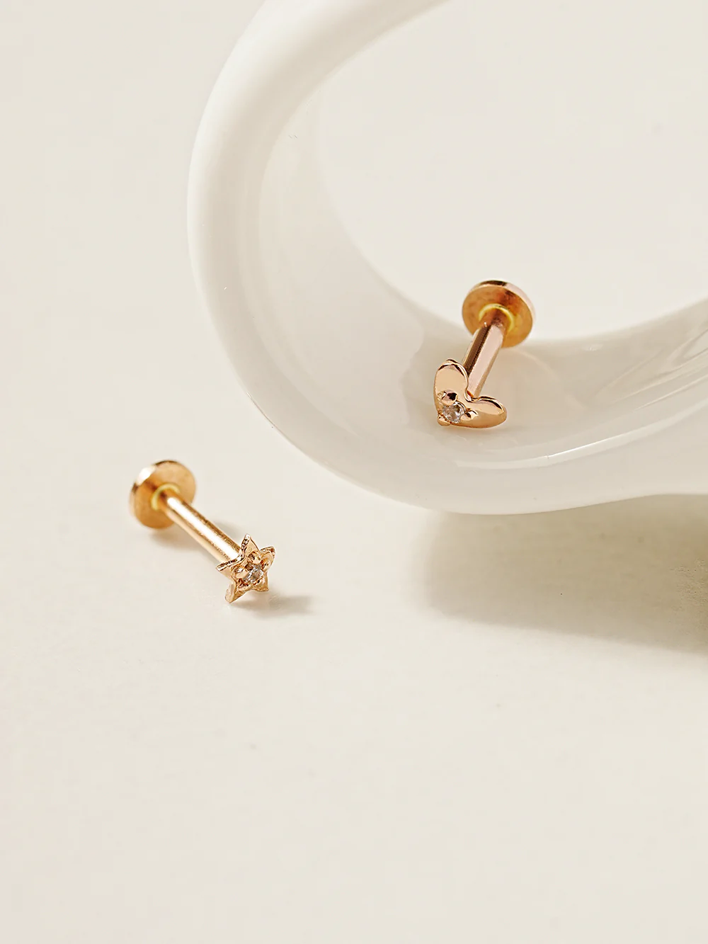 14K Gold Minimi Cubic Star and Heart Internally Threaded Labret Piercing 18G16G - Image 3