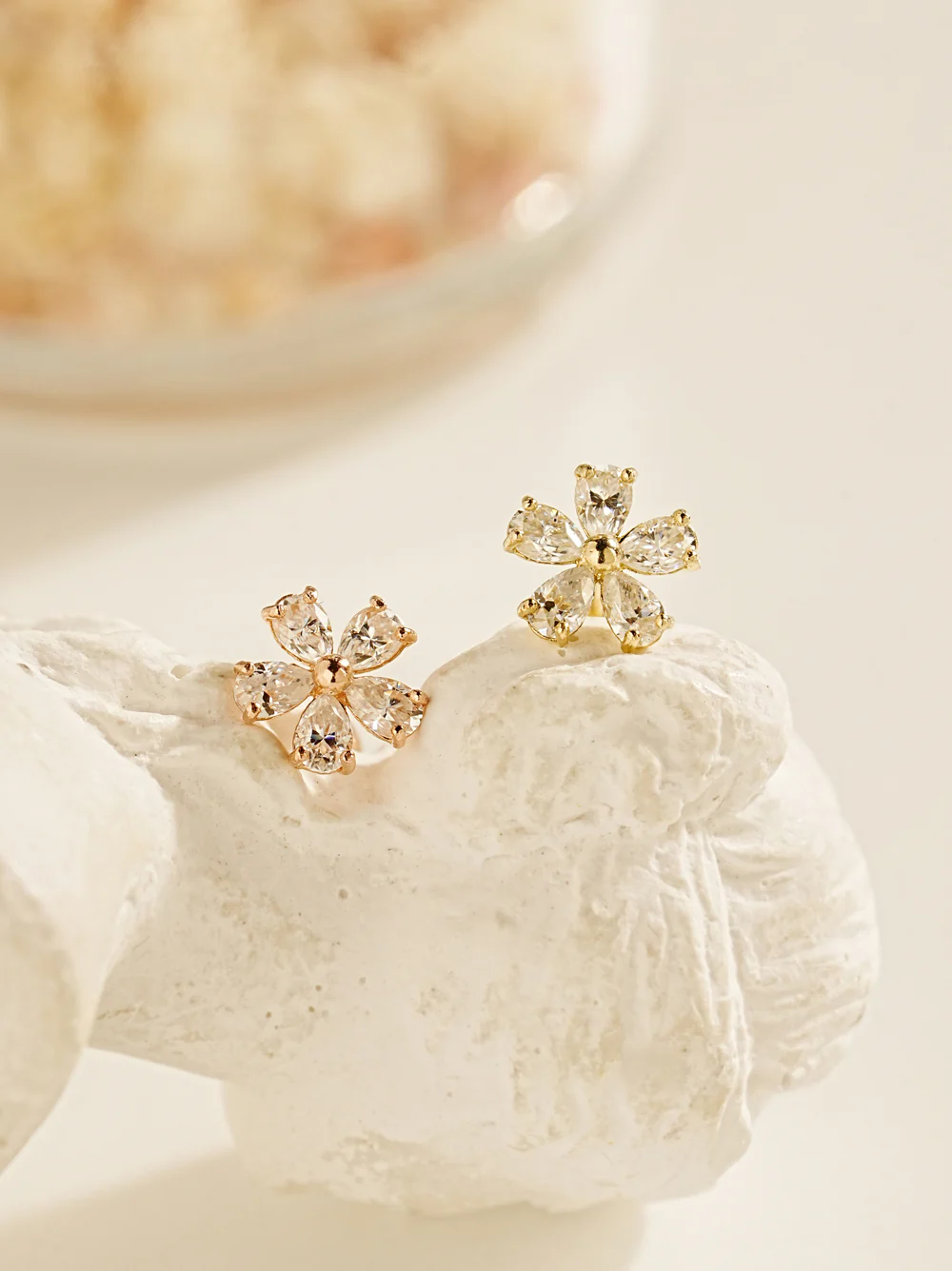 14K Gold Moissanite Dia Dreaming Flower Cartilage Earring 20G18G16G - Image 7