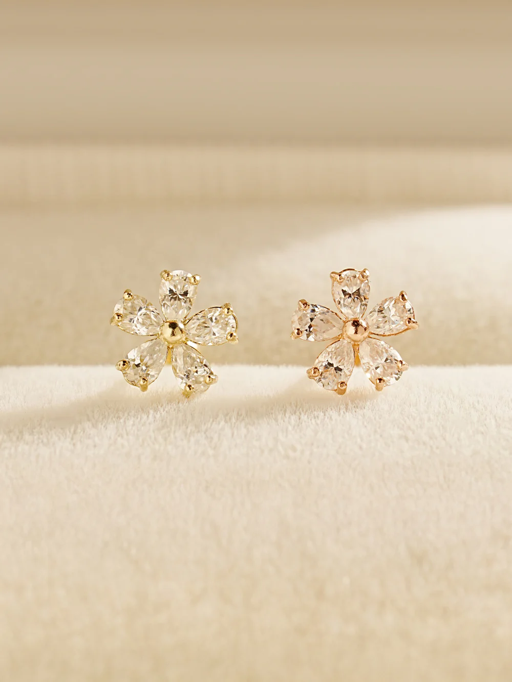 14K Gold Moissanite Dia Dreaming Flower Cartilage Earring 20G18G16G - Image 9
