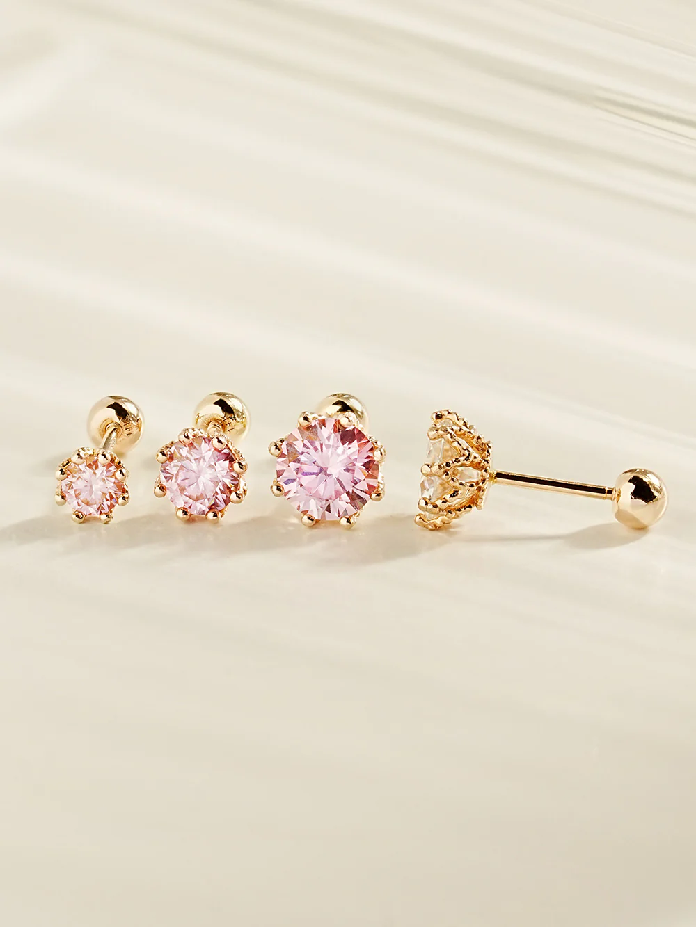14K Gold Moissanite Dia Queen Cartilage Earring 20G18G16G