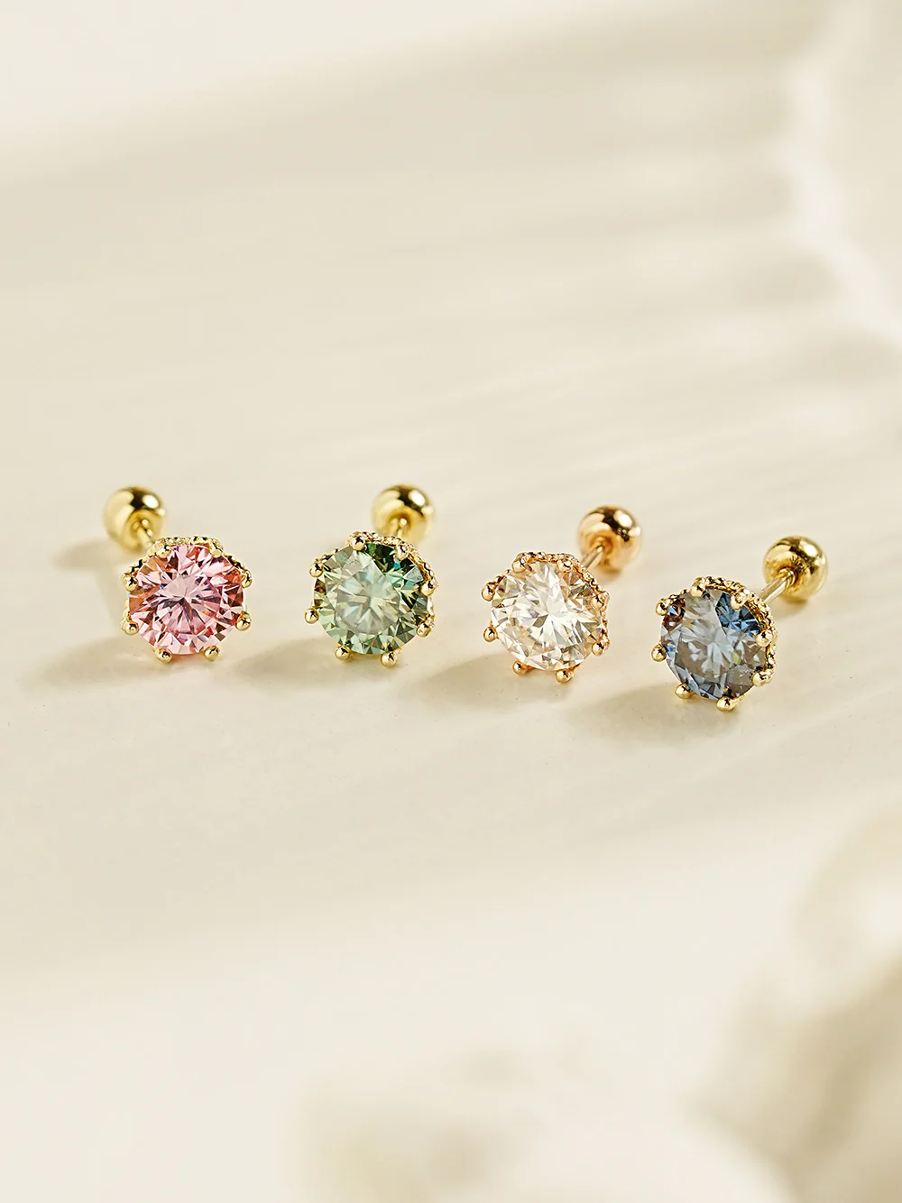 14K Gold Moissanite Dia Queen Cartilage Earring 20G18G16G - Image 3
