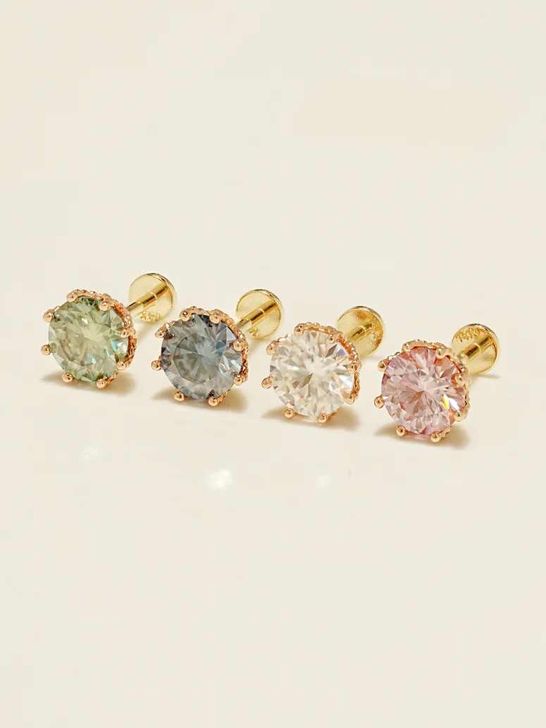 14K Gold Moissanite Dia Queen Internally Threaded Labret Piercing 20G18G16G - Image 3