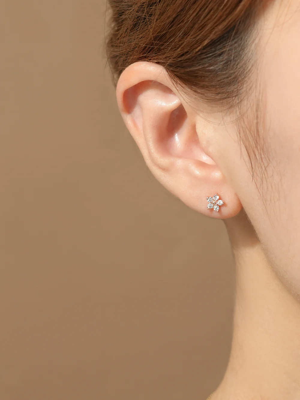 14K Gold Moissanite Dia Verbena Flower Cartilage Earring 20G18G16G - Image 4