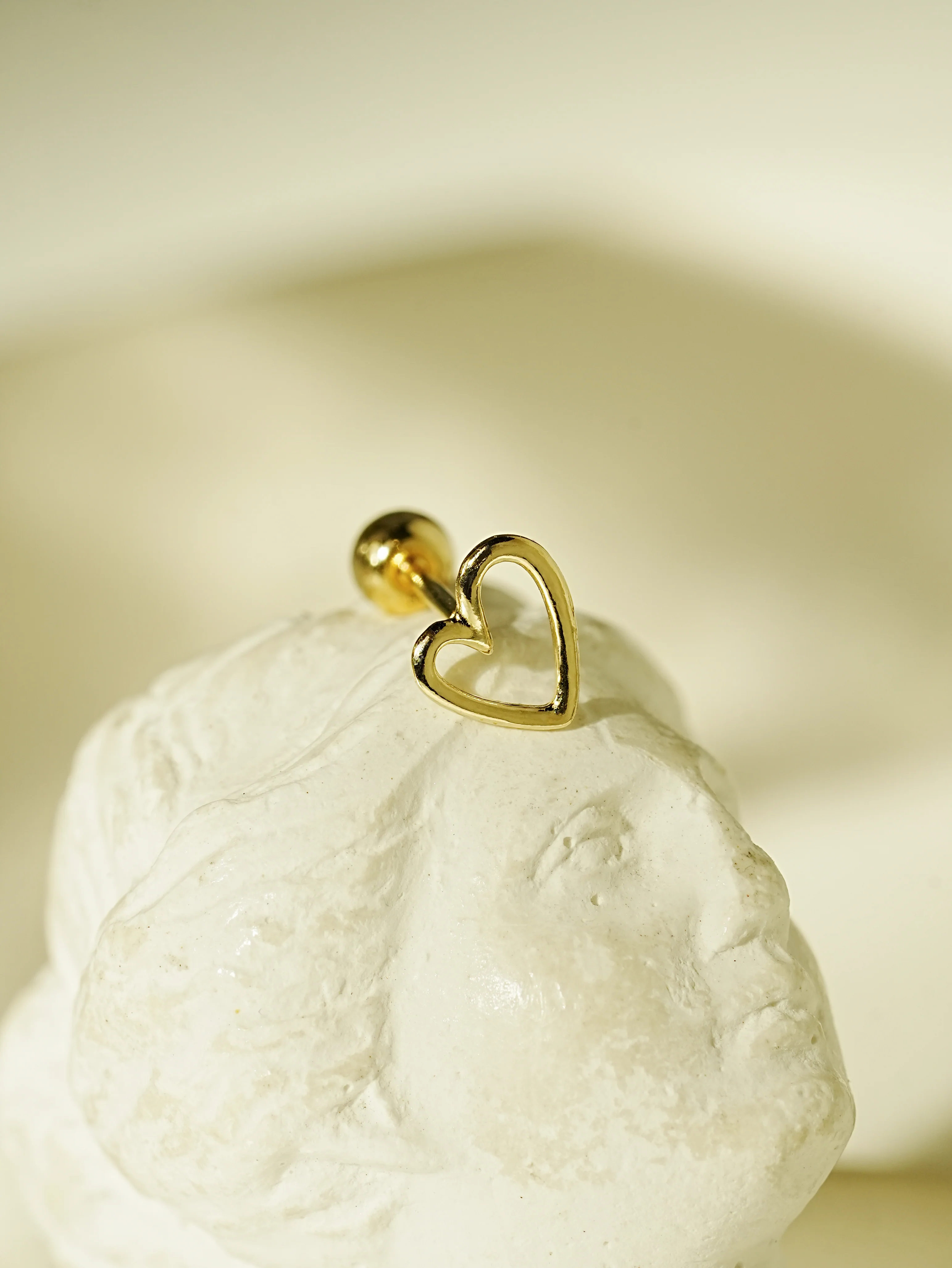 14K Gold Oval Heart Cartilage Earring 20G - Image 3