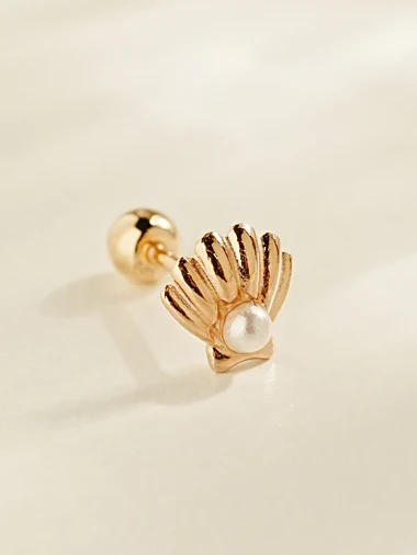 14K Gold Pearl Clam Cartilage Earring 20G - Image 3