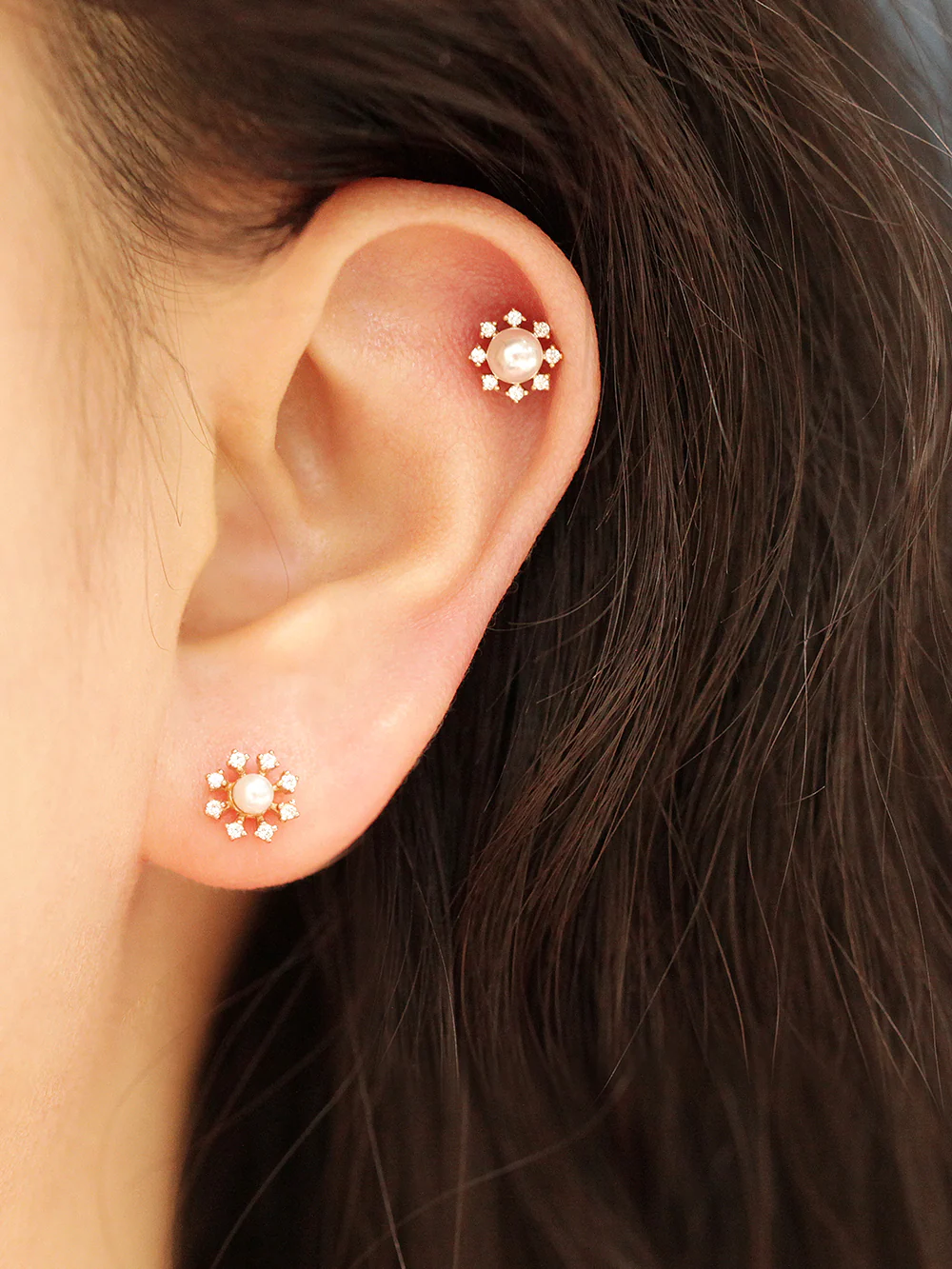 14K Gold Pearl Flower Cubic Cartilage Earring 20G18G16G - Image 2