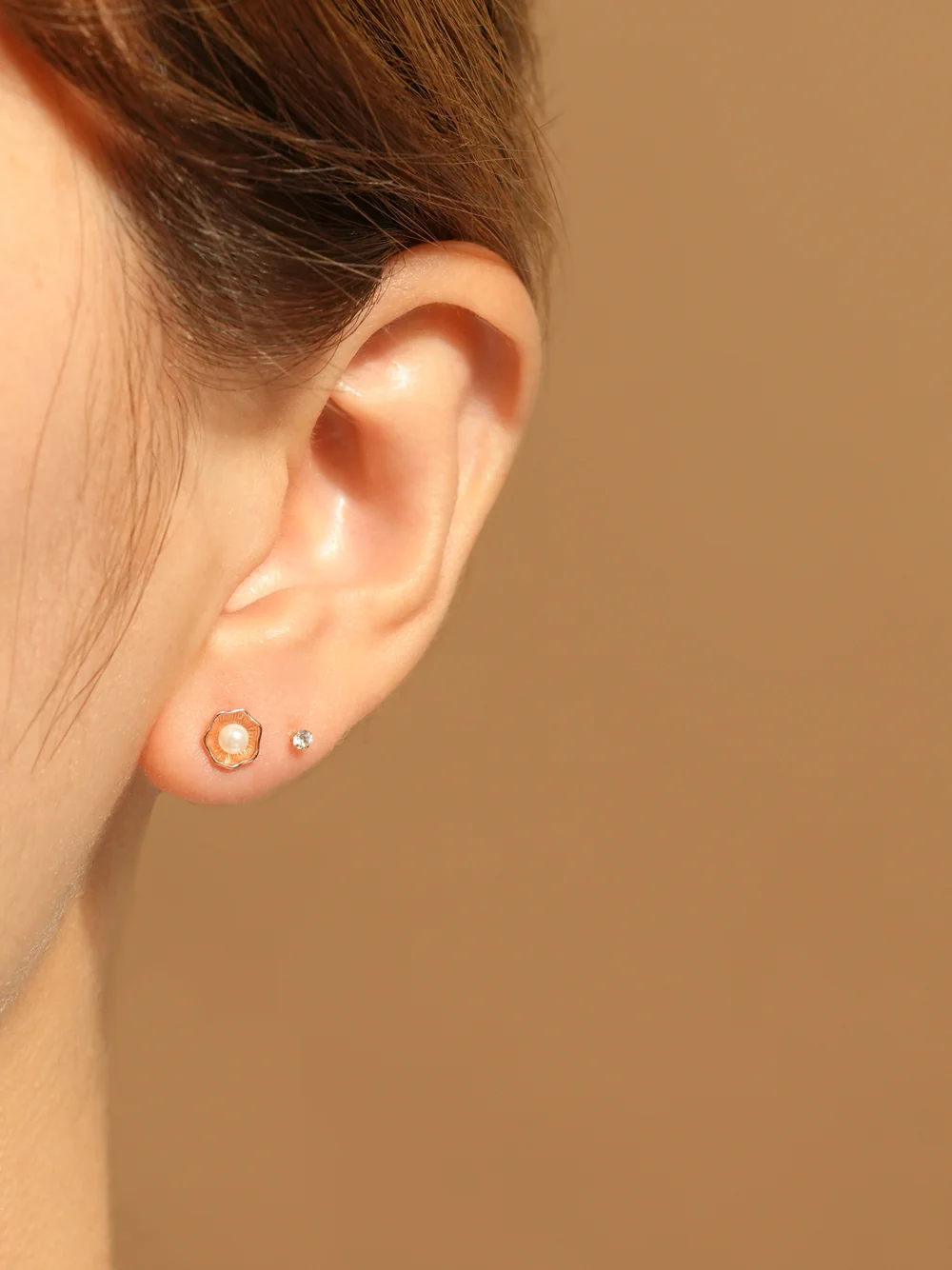 14K Gold Pearl Shell Cartilage Earring 20G - Image 2