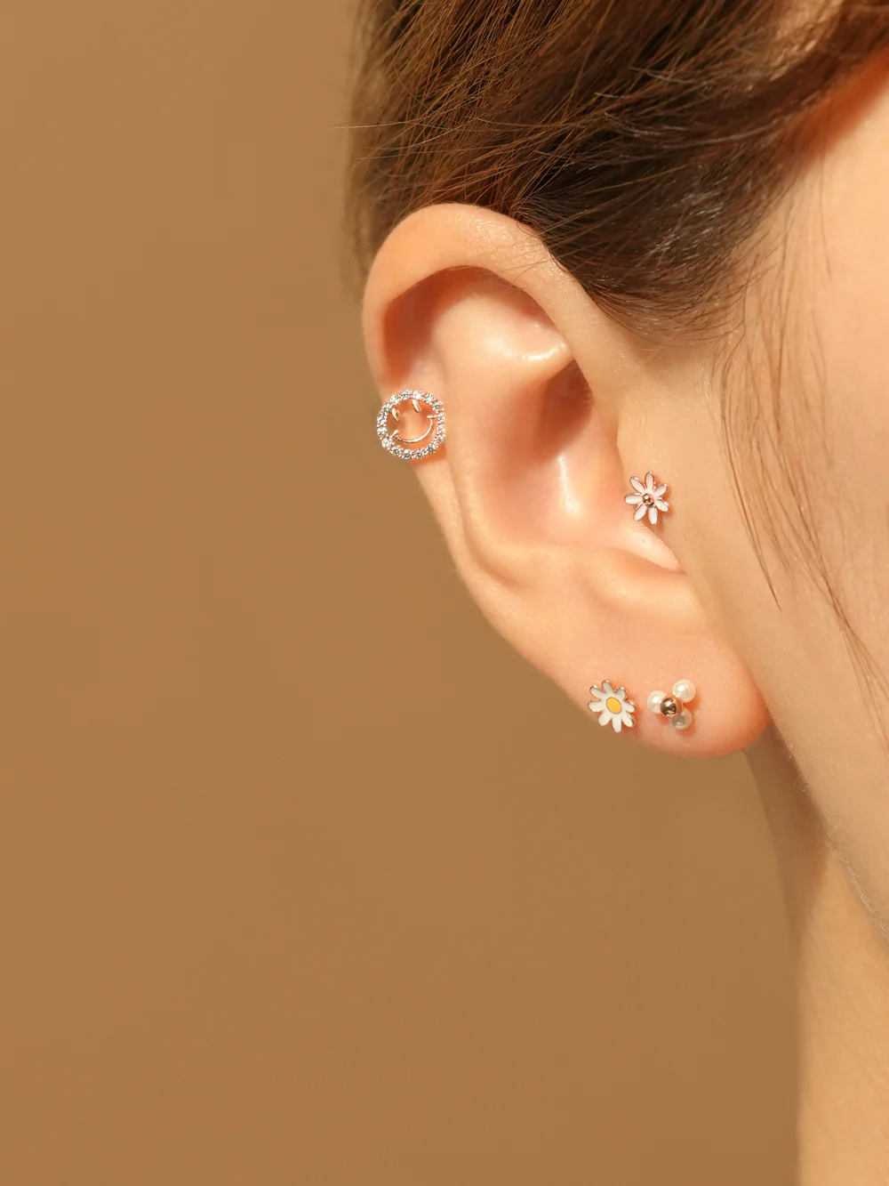 14K Gold Pink Gerbera Flower Cartilage Earring 20G - Image 4