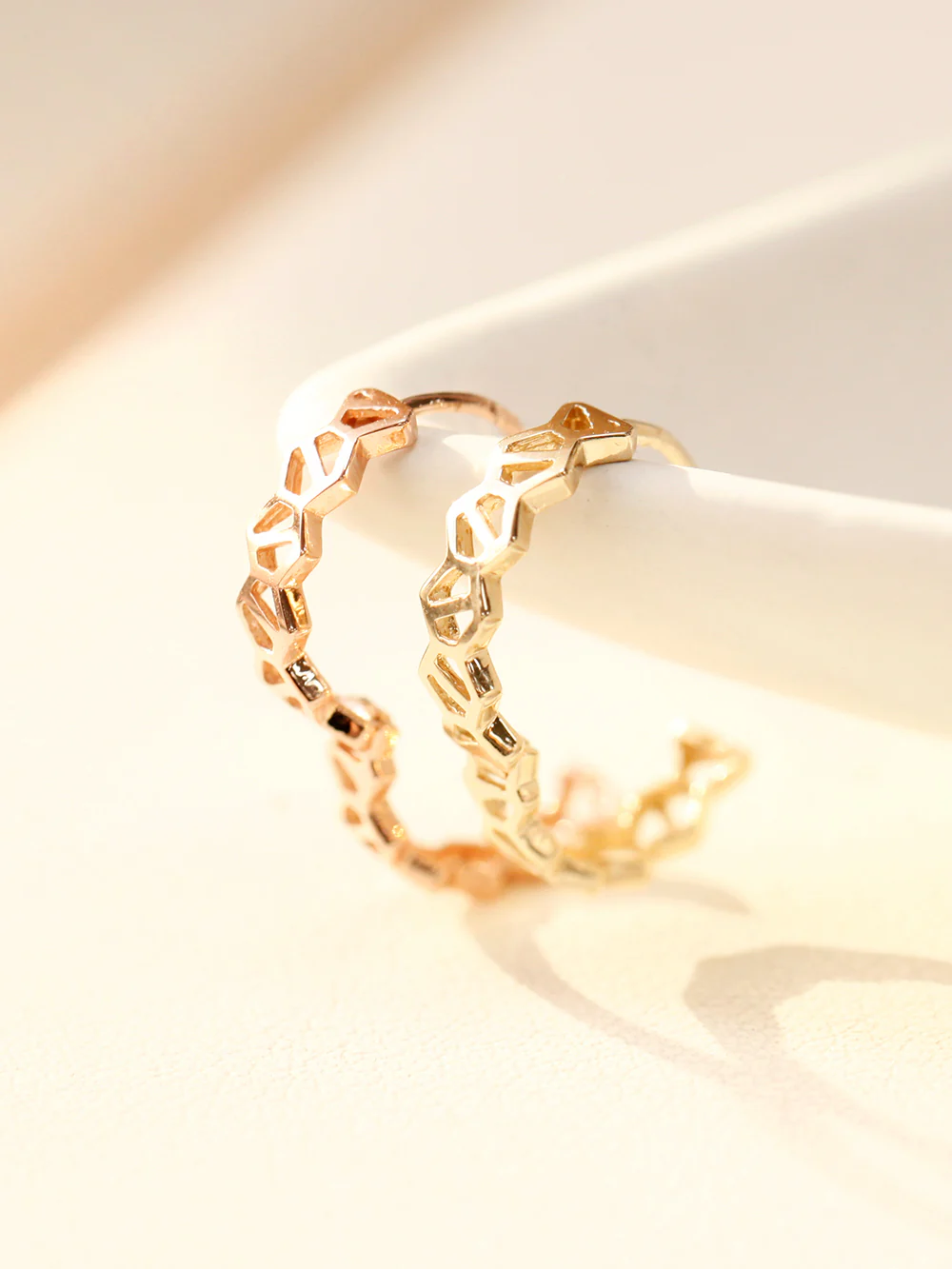 14K Gold Plain Cutting Honeycomb Hoop Earring - Image 3