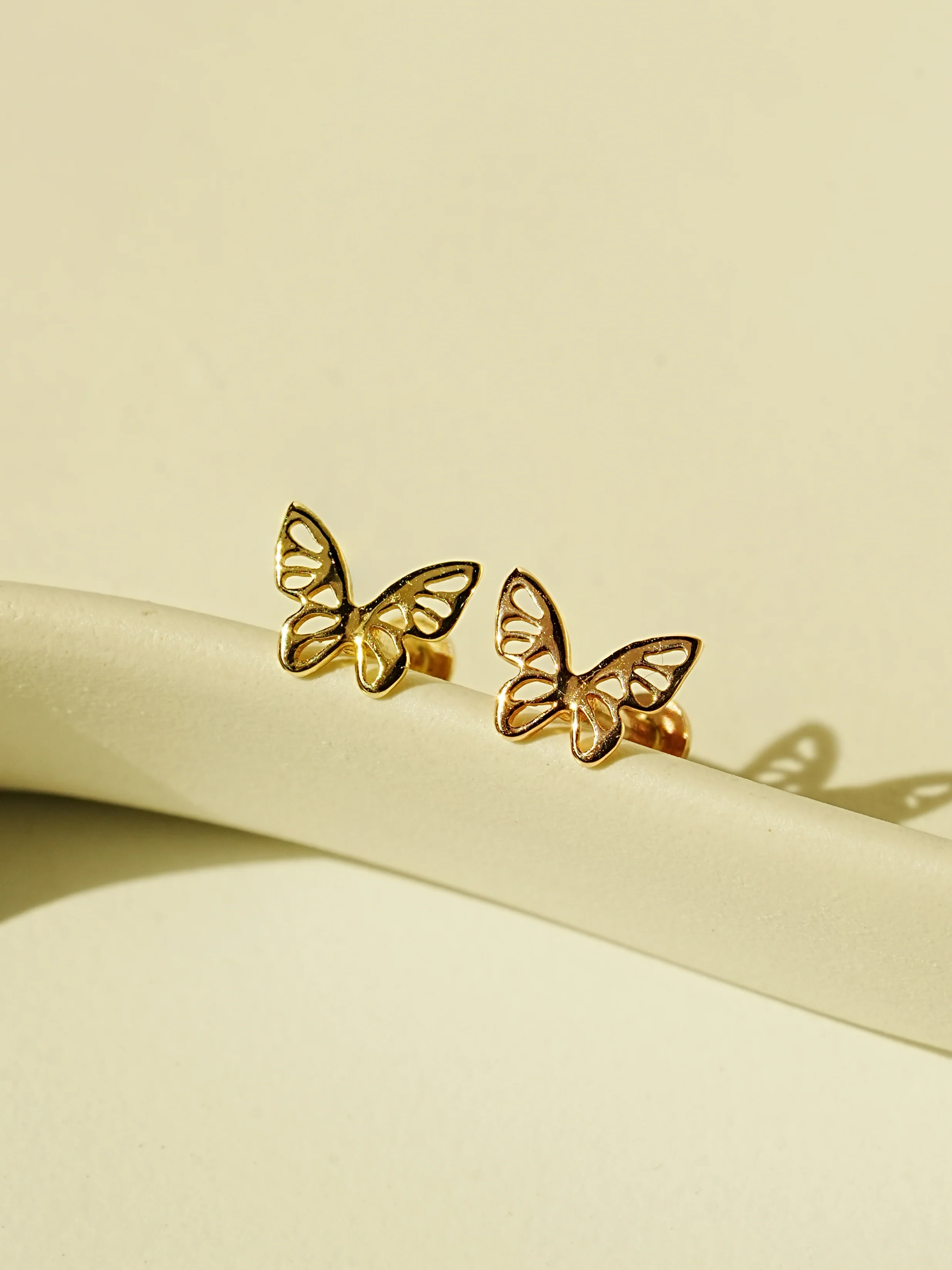 14K Gold Point Butterfly Internally Threaded Labret Piercing 18G16G - Image 3