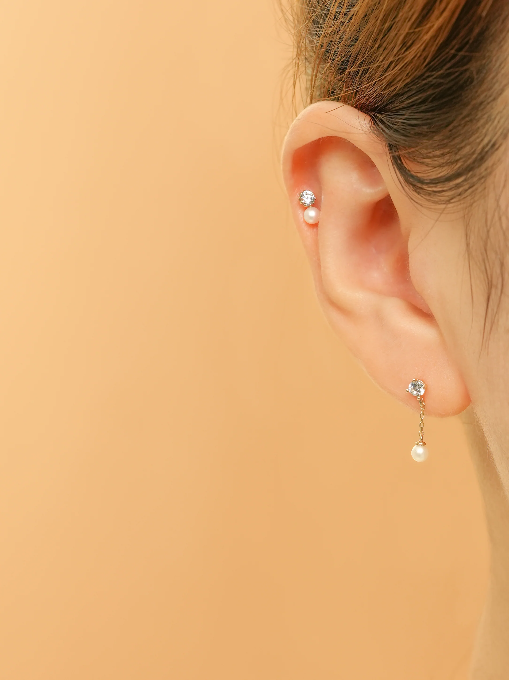 14K Gold Point Cubic Fresh Water Pearl Cartilage Earring 20G18G16G - Image 2