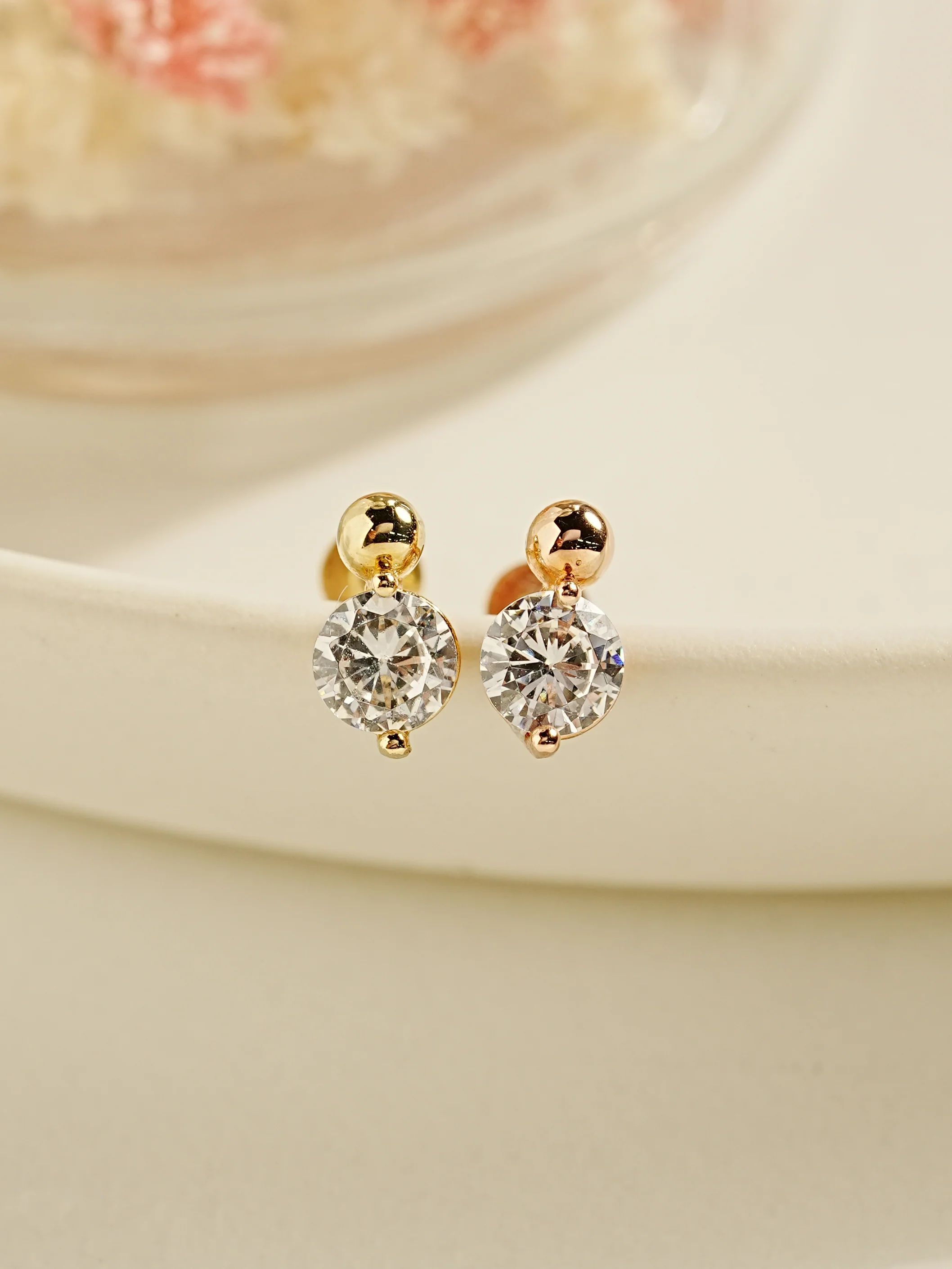 14K Gold Point Cubic Mini Ball Internally Threaded Labret Piercing 18G16G - Image 5