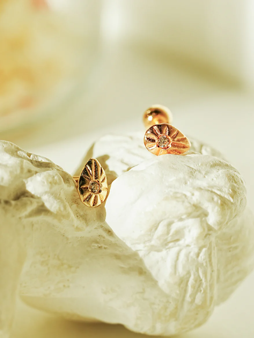 14K Gold Point Egg Cartilage Earring 20G18G16G - Image 9