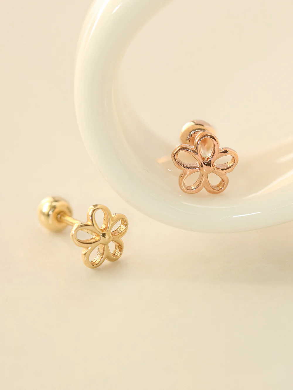 14K Gold Point Five Petals Cartilage Earring 20G18G16G - Image 8