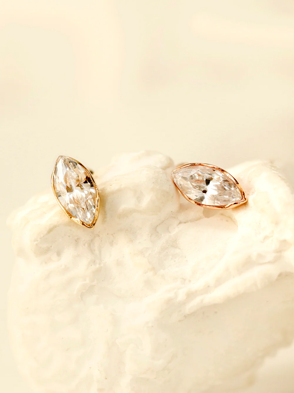 14K Gold Point Marquise Cubic Cartilage Earring 20G18G16G - Image 3