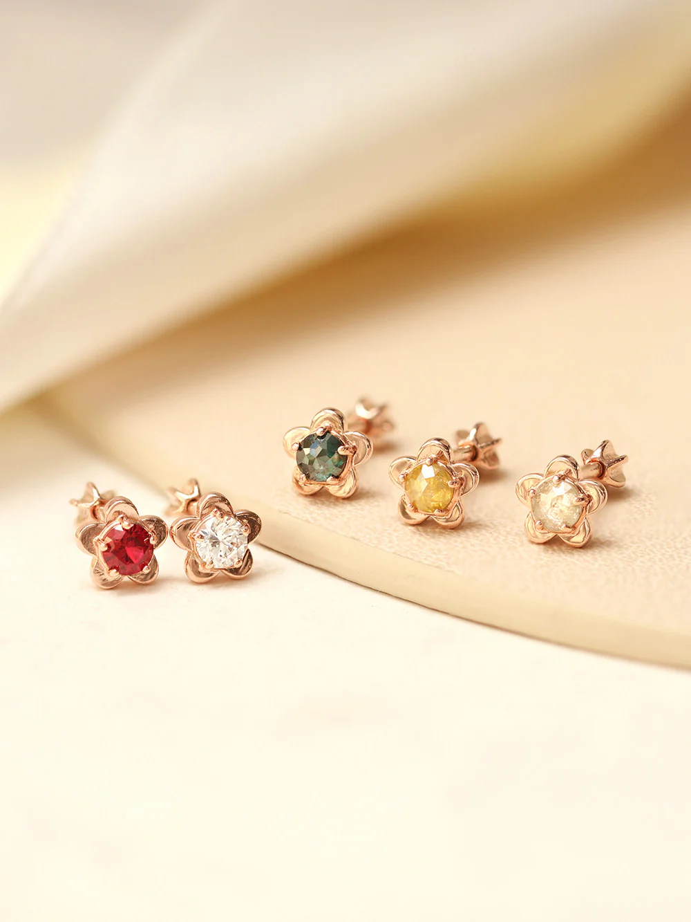 14K Gold Point Rough Diamond Flower Cartilage Earring 18G16G - Image 3