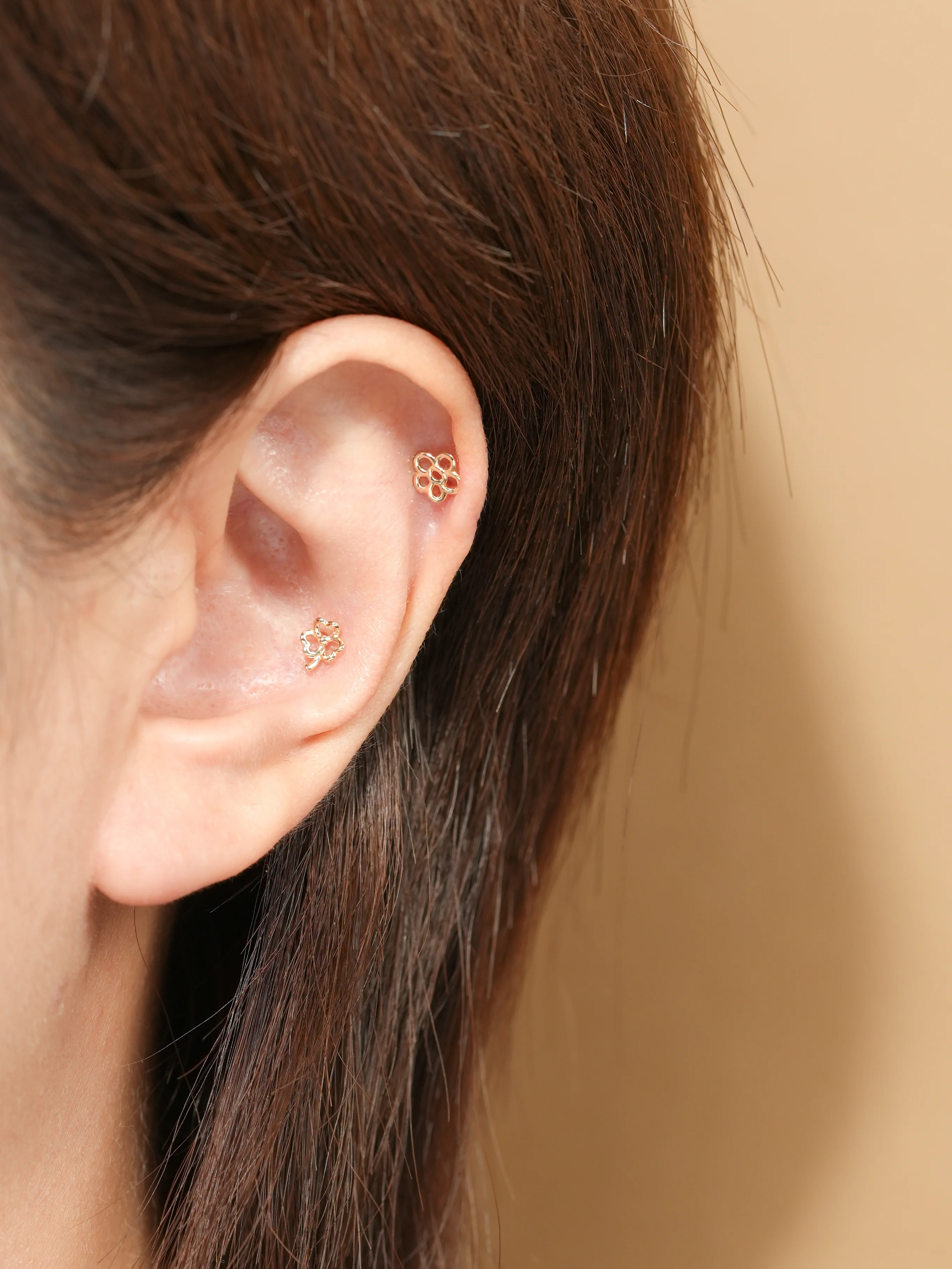 14K Gold Quad Clover Cartilage Earring 20G - Image 2