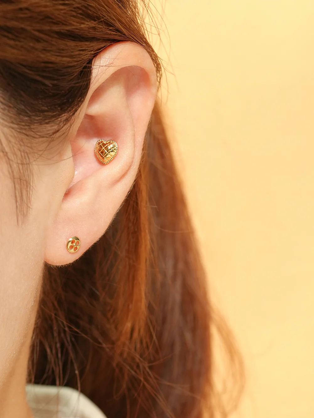 14K Gold Quilting Heart Cartilage Earring 20G - Image 4