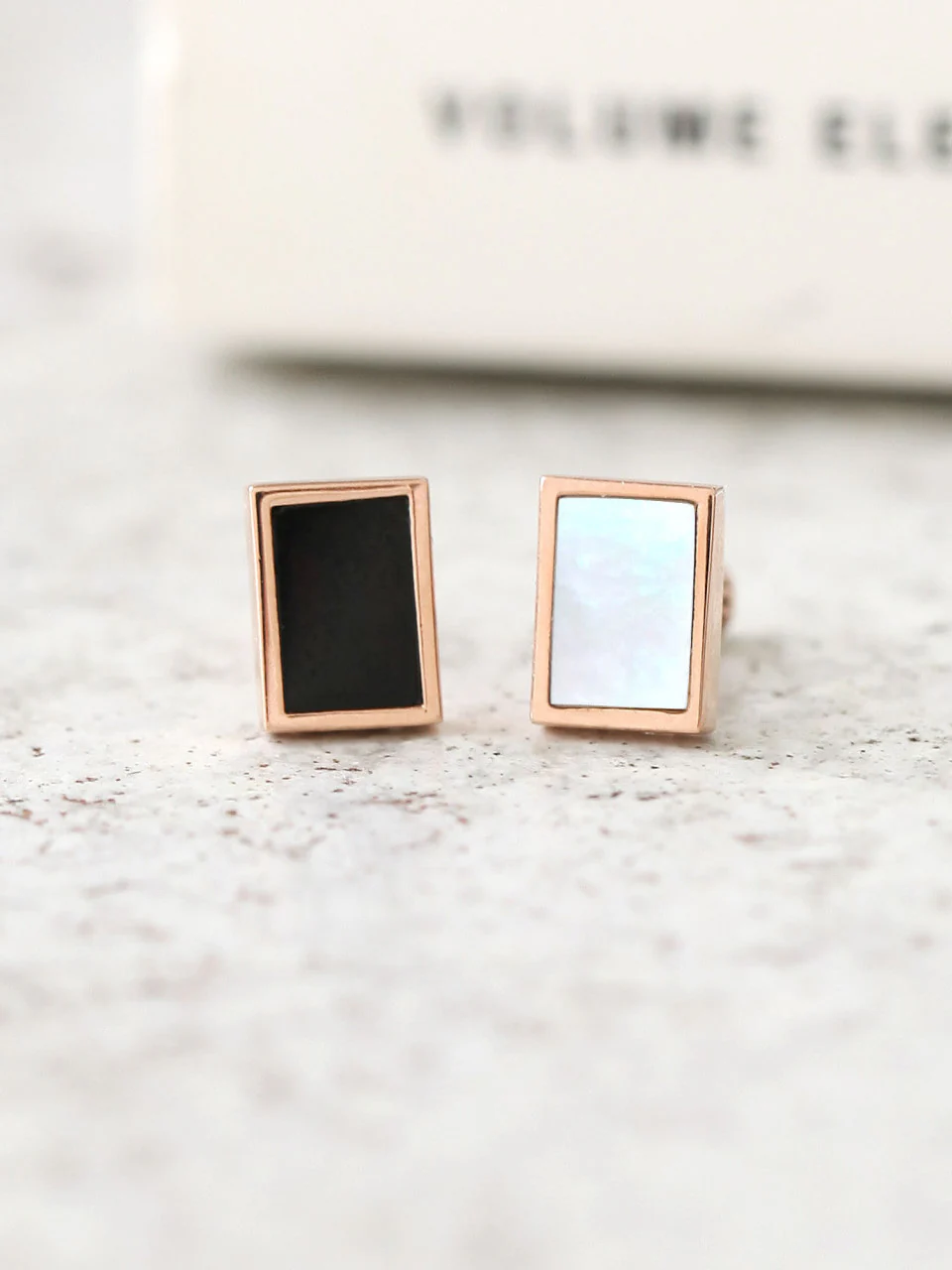 14K Gold Rectangular Onyx Cartilage Earring 18G16G - Image 3