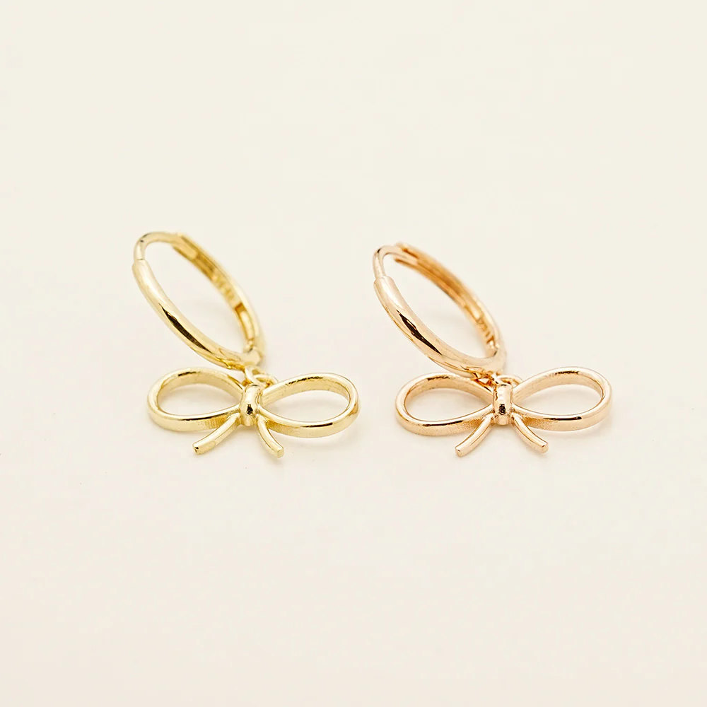 14K Gold Ribbon Line Hoop Earring - Image 10