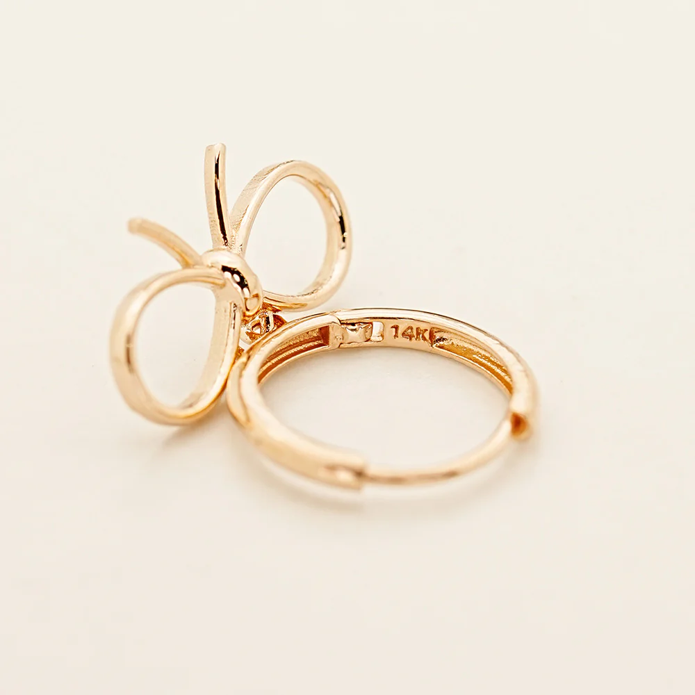 14K Gold Ribbon Line Hoop Earring - Image 12