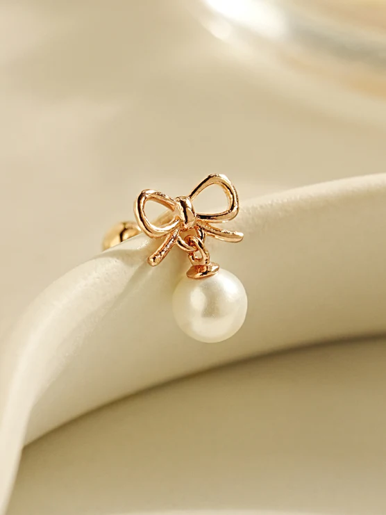 14K Gold Ribbon Pearl Drop Cartilage Earring 20G - Image 3