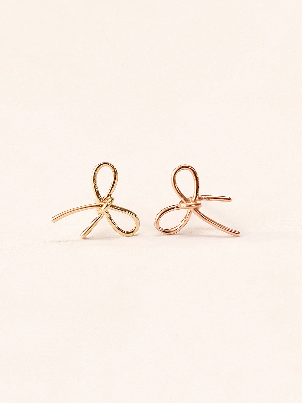 14K Gold Ribbon Stud Earring